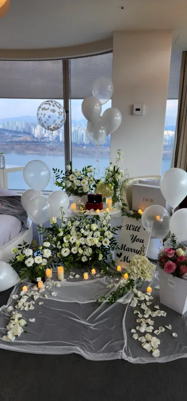 레드 로즈 스탠드 장식